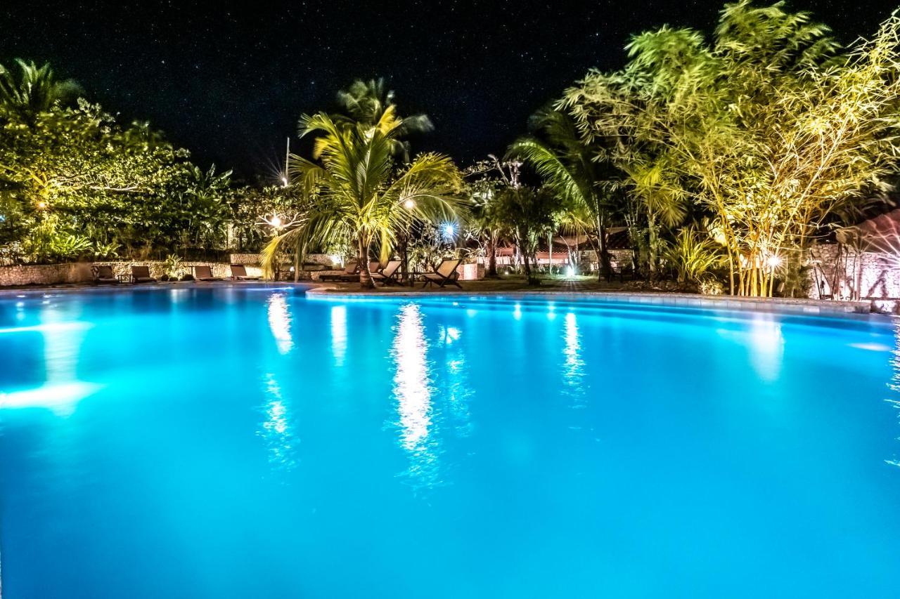 Island View Beachfront Resort Анда Екстер'єр фото