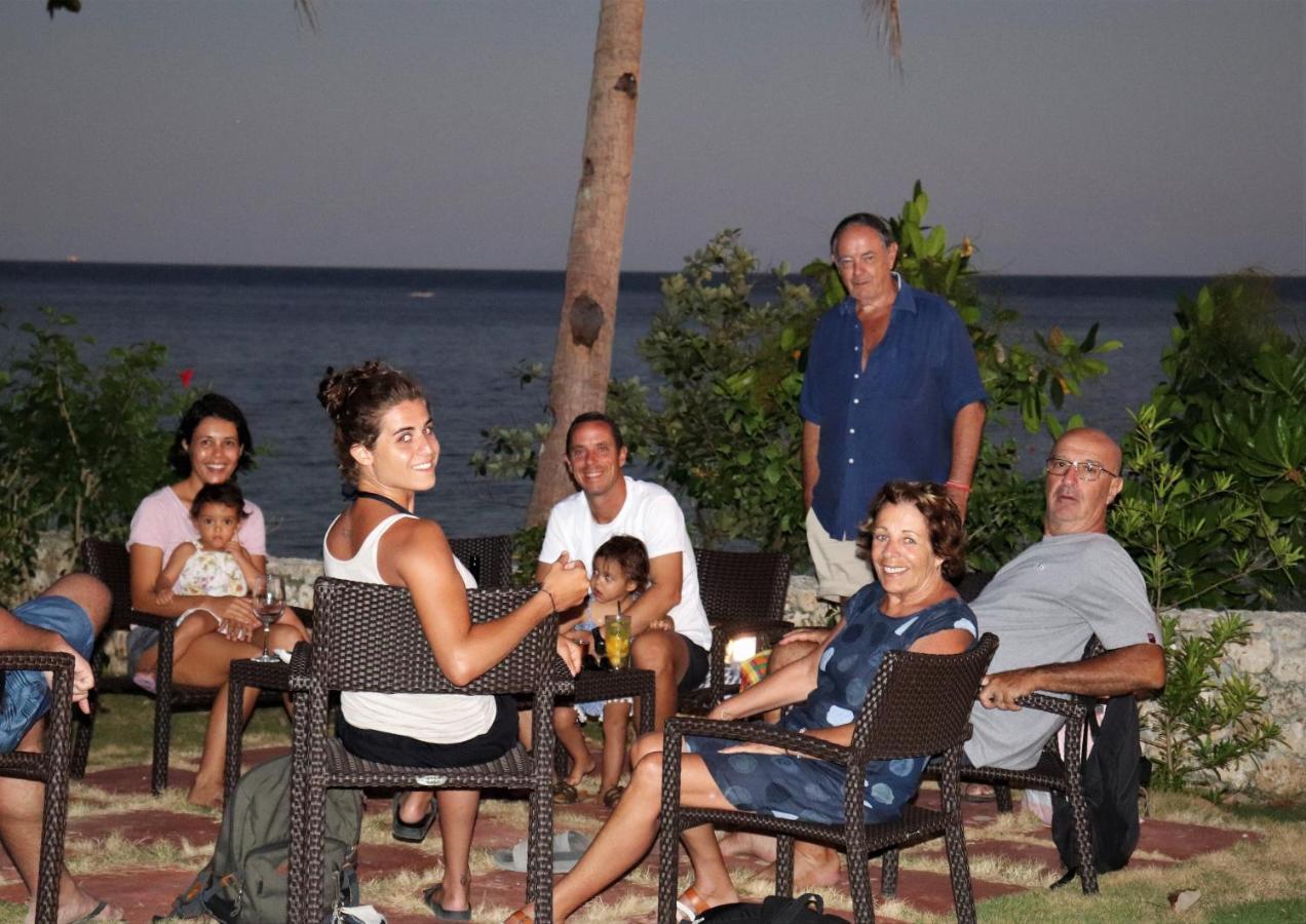 Island View Beachfront Resort Анда Екстер'єр фото